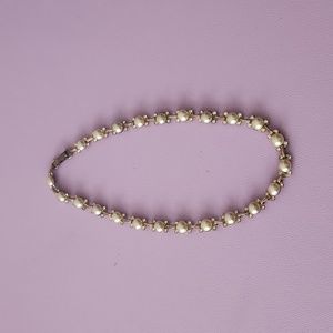 Vintage pearl and rhinestone necklace in gold